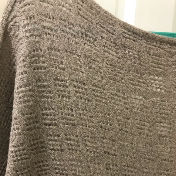 Wool sweater - Picture 8 of 9
